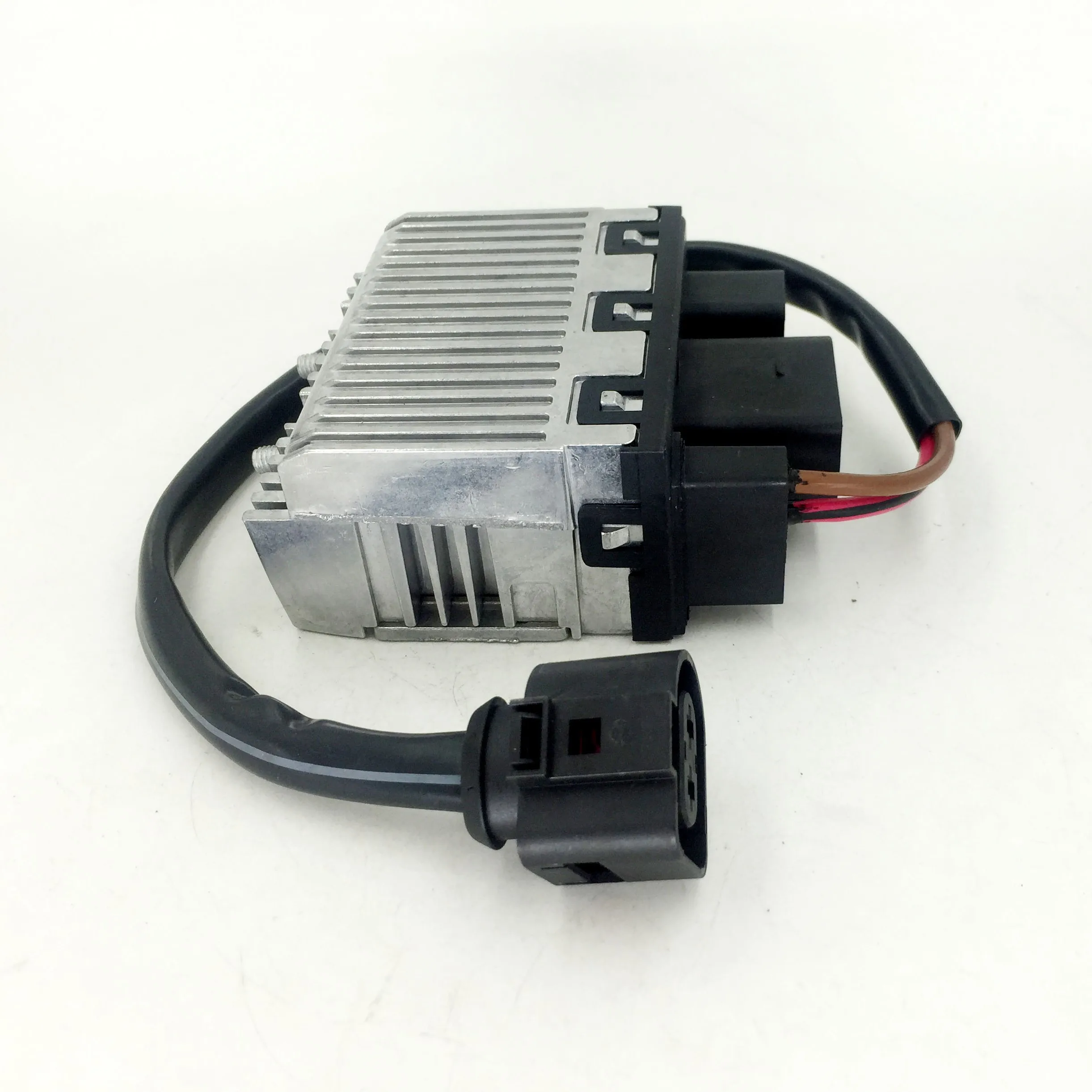 Фото 8D0959501C 8D0959501A Модуль блока управления вентилятором для VW Passat 2.8L 2001-2005, Skoda, Audi A4, A6 №3