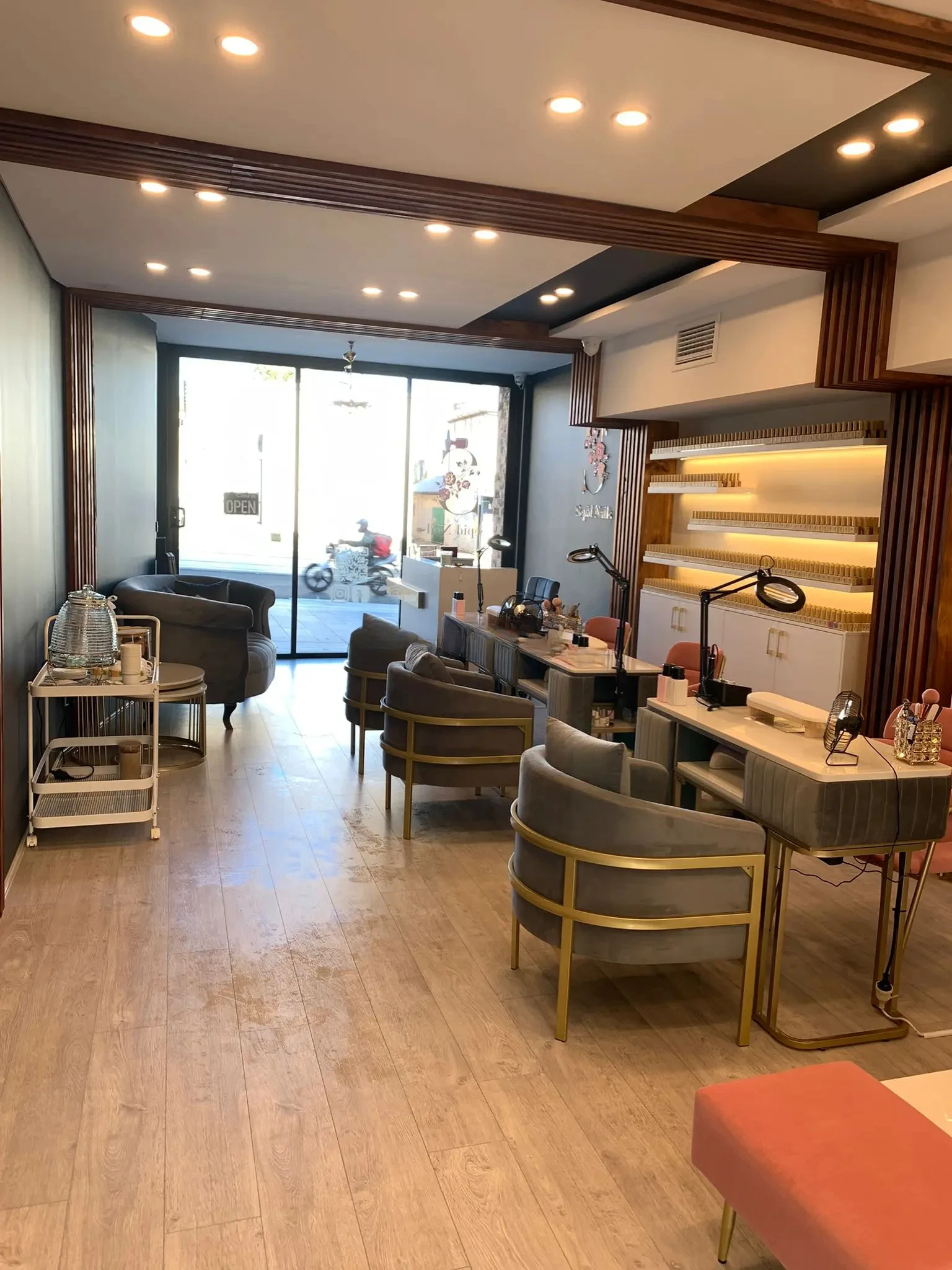 Коммерческая мебель для салона красоты стул педикюра стол маникюра набор