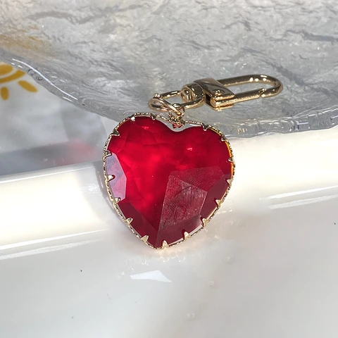 Брелок Dayoff стеклянный сердечком