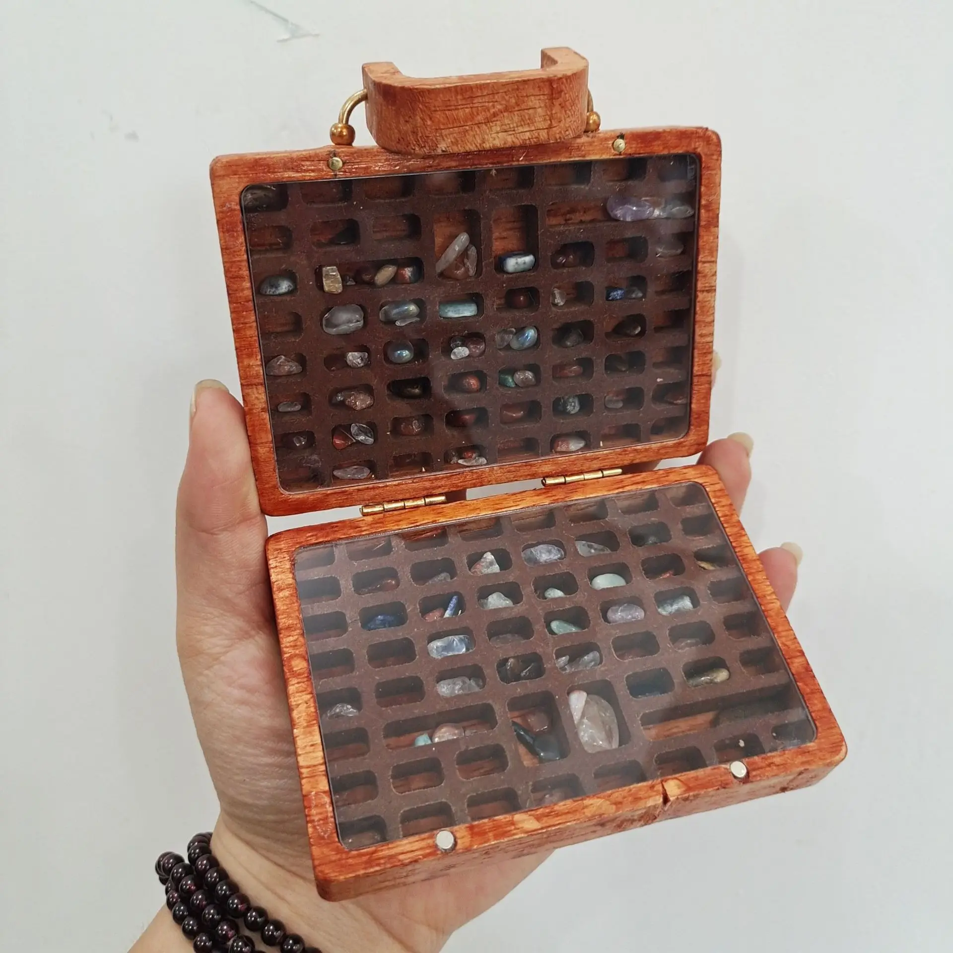 Crystal Decoration Wooden Box Natural Mineral Fossil Crystal Crushed Stone Specimen Collection Gift Box