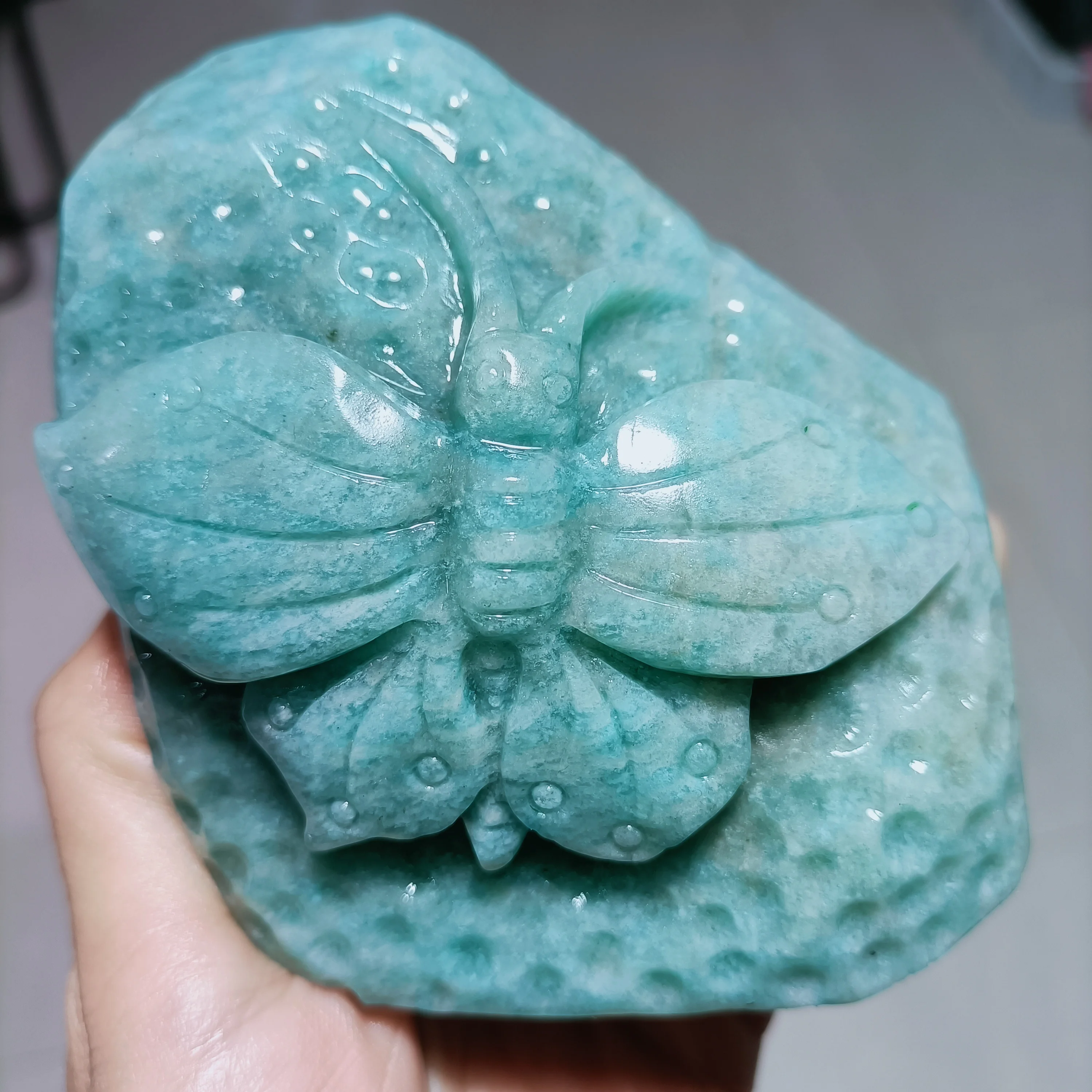 

Natural Crystals Amazon stone Carve at will Butterfly Room Decor Gemstones Amazon stone Chakras Healing Crystals Decoration 1pcs