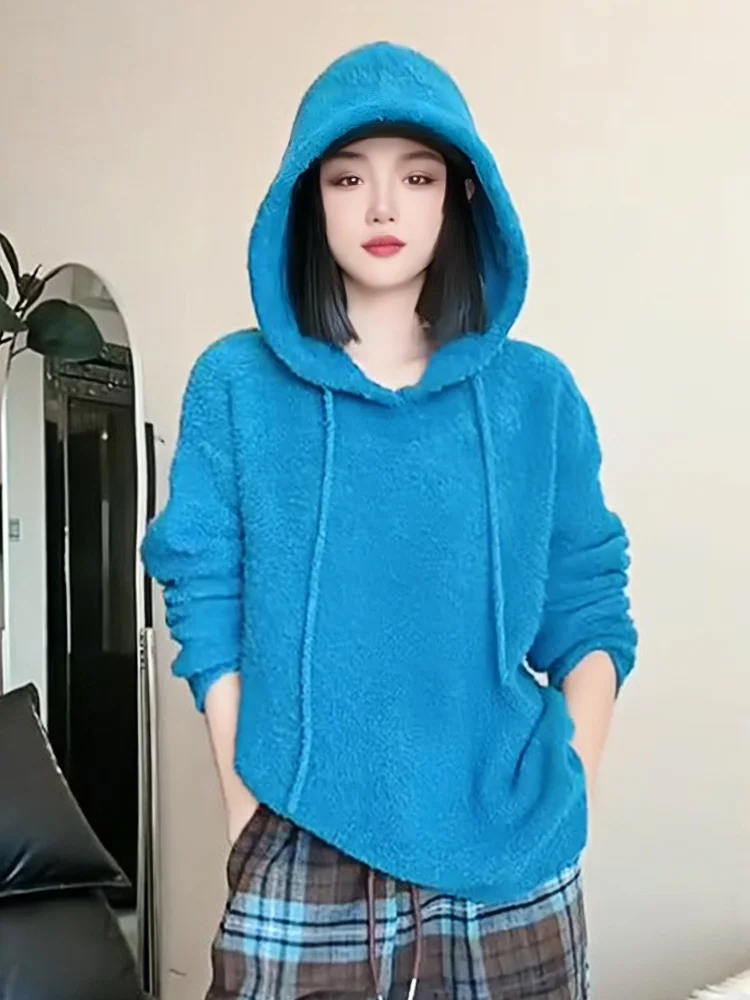 Мягкий клейкий пуловер с капюшоном женский свитер 2024 новинка осени и зимы белый