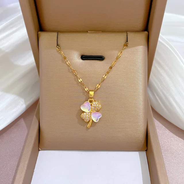CRYSTAL CLOVER NECKLACE 4
