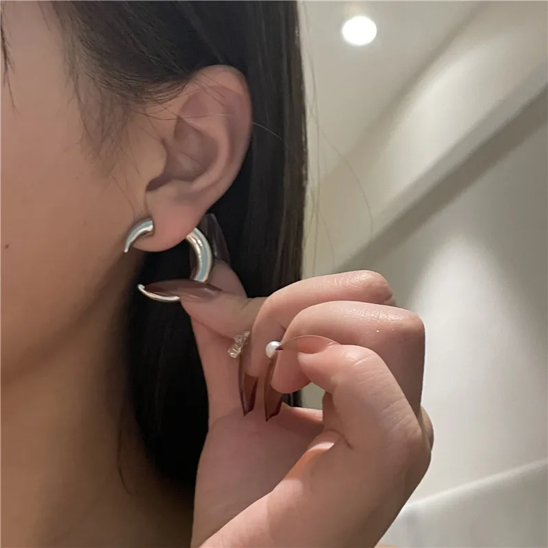 

New C shape Double Croissant Crescent Earrings Front Back Wearing Moon Horn Earrings for Women Party Jewelry
