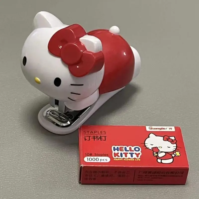

Мультяшный степлер Sanrios из аниме Hello Kitty Kawaii Girl Heart Pink Kt Cat, принадлежности для степлера, набор степлера