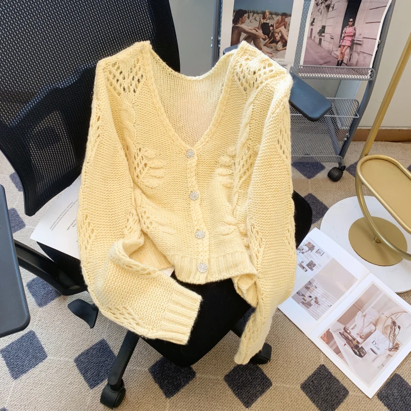 

Женский трикотажный кардиган с V-образным вырезом и длинным рукавом