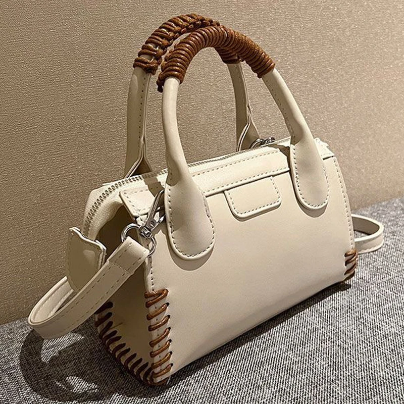 

Новинка 2022, темно-зимняя стильная Высококачественная ретро-сумка, Женская нишевая осенне-зимняя портативная маленькая сумка-подушка, сумка...