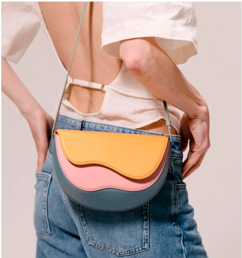 

2022 Fashion Leather Shoulder Bag Unique Small Handbags Women Curve Round Panelled Gril Messenger Crossbody Saddle Bag Clutches