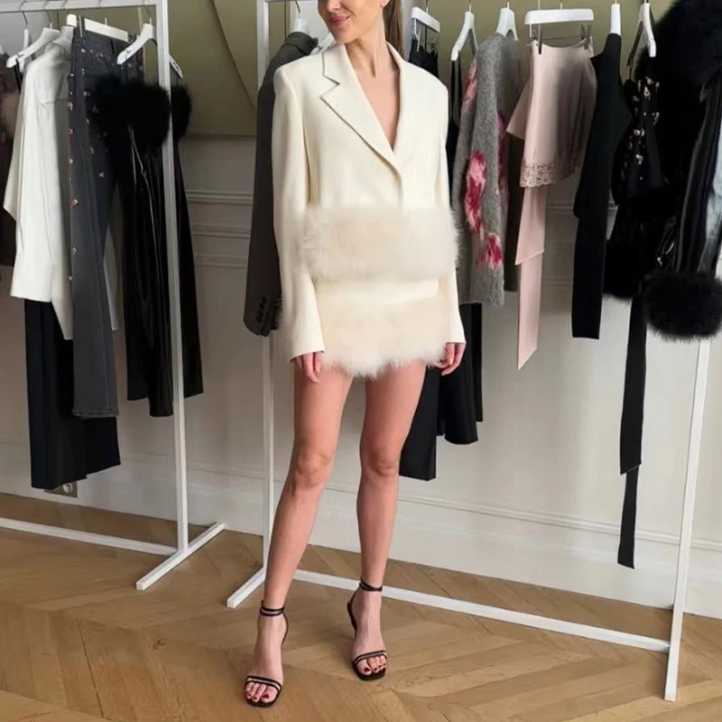 Женский однобортный пиджак короткий костюм в стиле пэчворк из твида с перьями