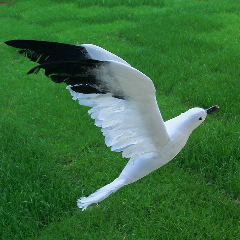 

Искусственная чайка из пластика