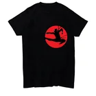 Футболка унисекс черно-белая с силуэтом ниндзя на красном фоне