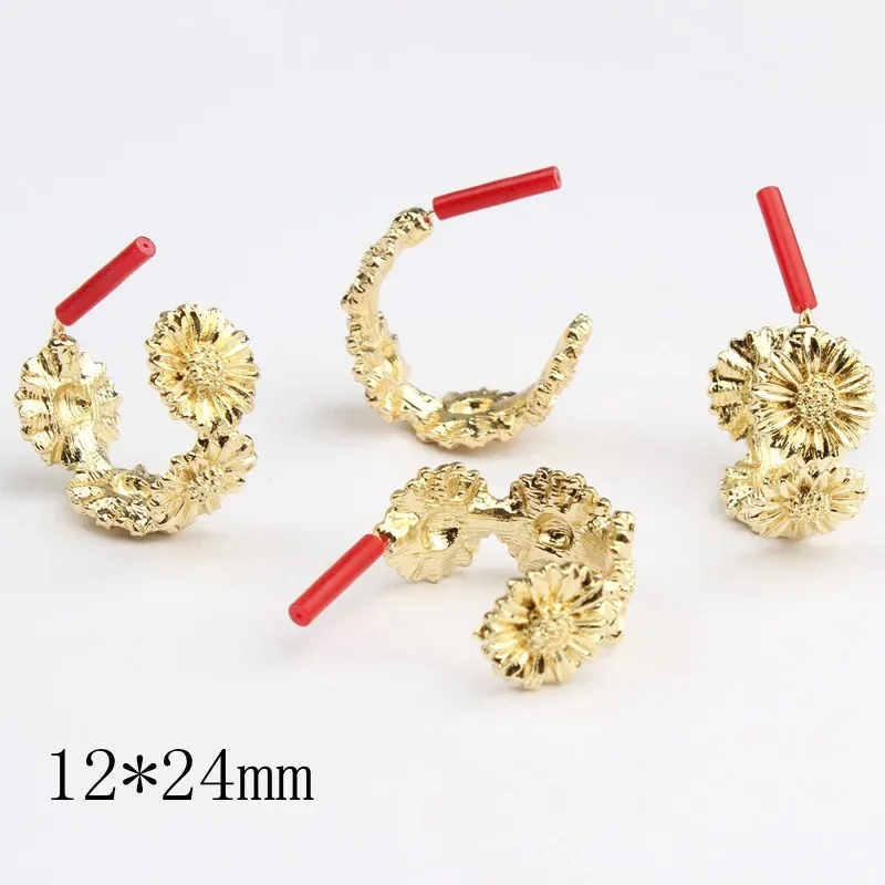 Оптовая продажа серьги из гальванического сплава простые позолоченные с цветком