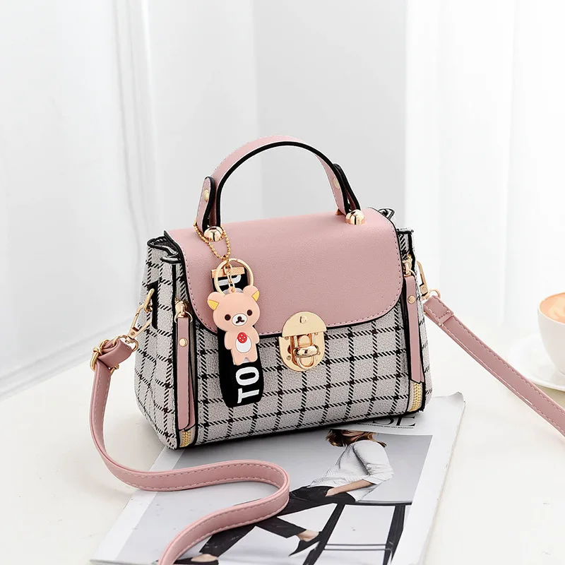 

Fashion Square Shoulder Bag Women Large Capacity Outdoor Travel Handbag