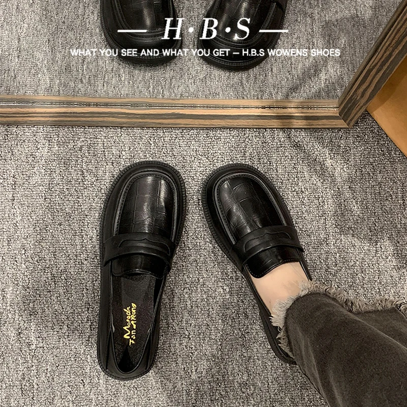 Лоферы женские с мехом универсальные оксфорды без застежки плоская подошва в