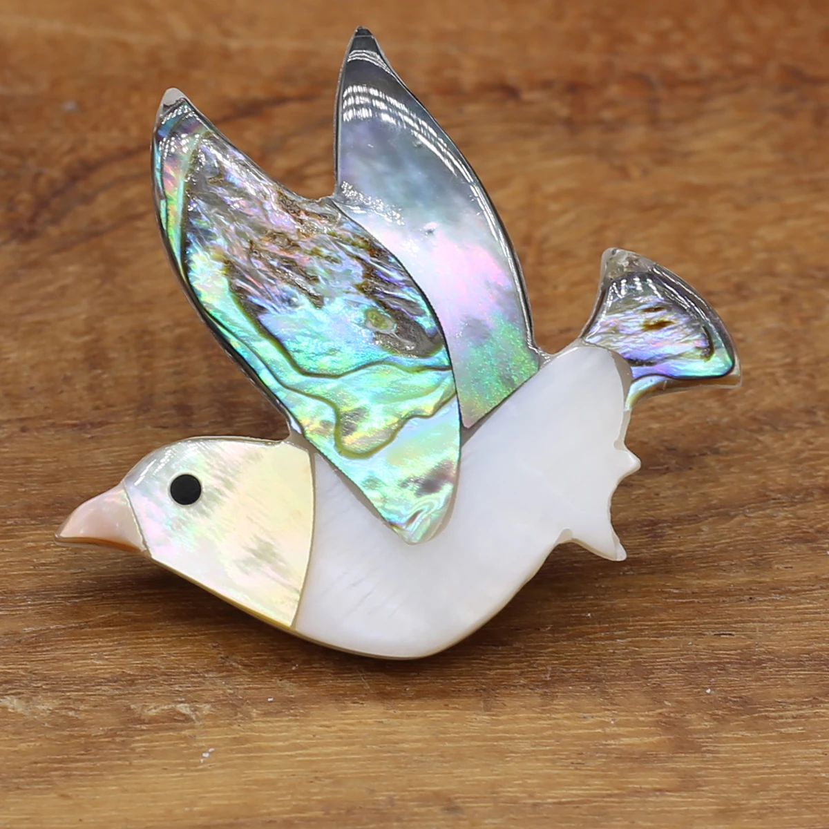 

Natural Shell Brooches Peace Dove Shape Alloy Pins Trendy Jewelry for Women Banquet Dress Brooch Jewelry Gift