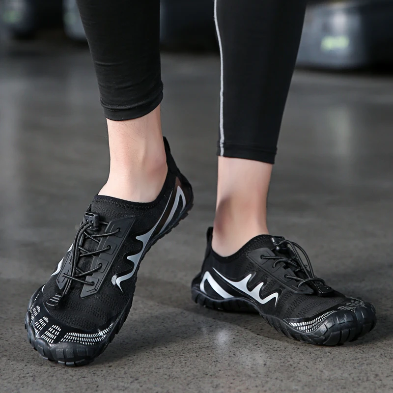 Men Swimming Shoes Beach Aqua Shoes Women Quick Dry Barefoot Upstream Surfing Slippers Hiking Water Shoes Wading Unisex Sneakers