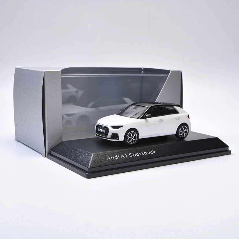 1:43 Audi A1 универсал Q5 модель автомобиля из металлического сплава игрушечный