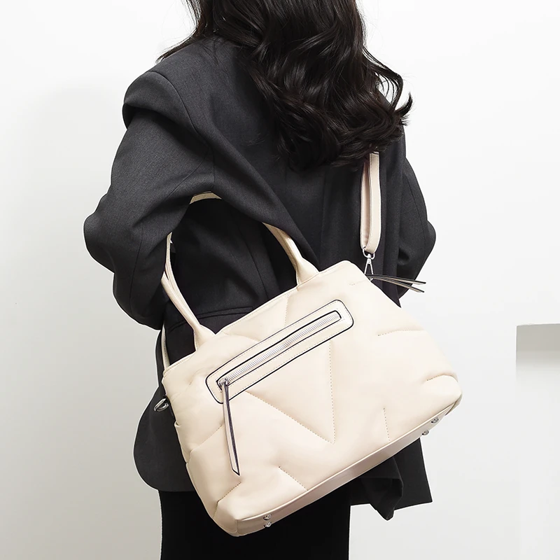 2023 New Winter Large Capacity Casual Totes High Quality Fashion Shoulder Messenger Bags Famous Design Women Purse And Handbags