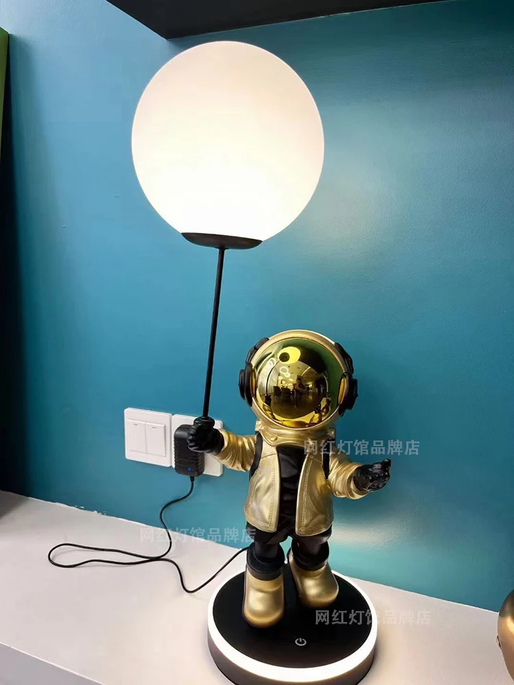 

YY Living Room Light Luxury Decoration Lamp Bedroom Bedside Children's Room Spaceman Table Lamp