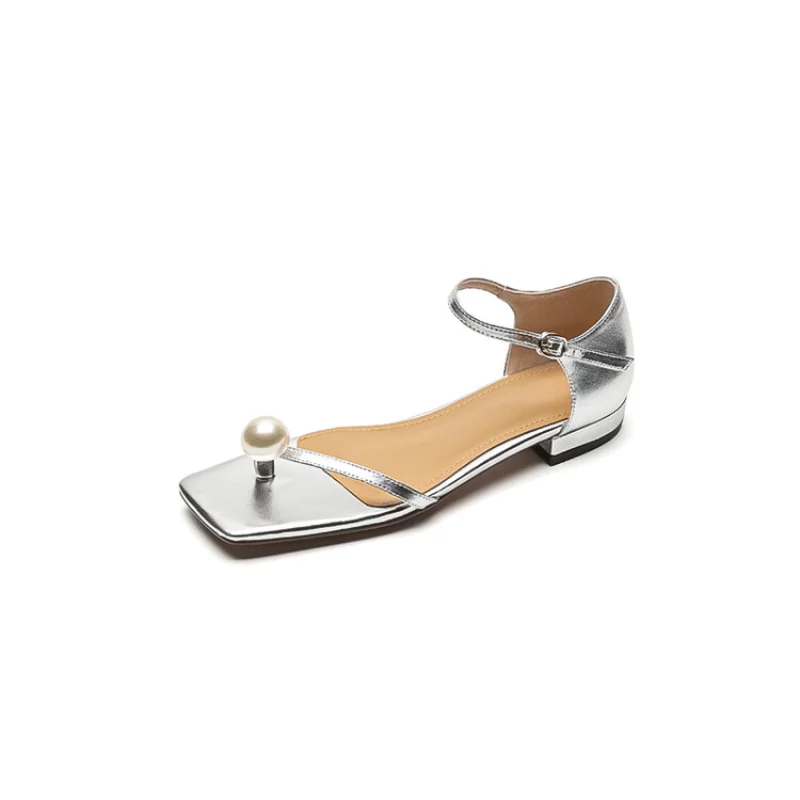 2023 Summer New French Leather Pearl One-line Buckle with Thick Black Square Head Clip Toe Simple Flat Sandals Women 582