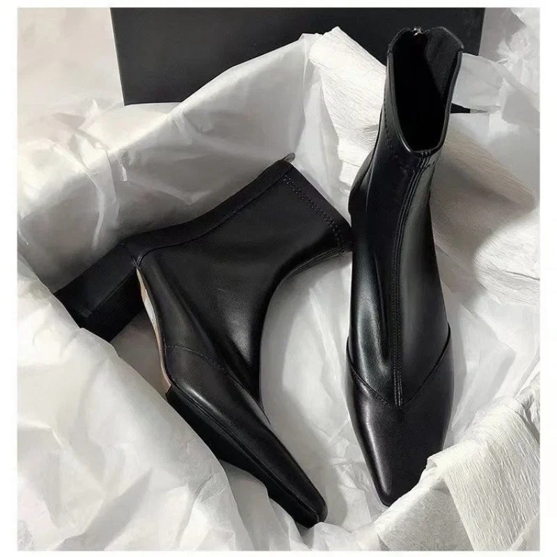 Ботильоны женские на молнии с острым носком толстом каблуке