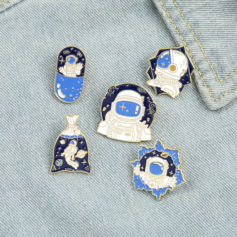 

Fashion Cartoon Creative Astronaut Series Alloy Brooch Personality Water Bag Capsule Shape Paint Brooch Badge Cartoon Pin