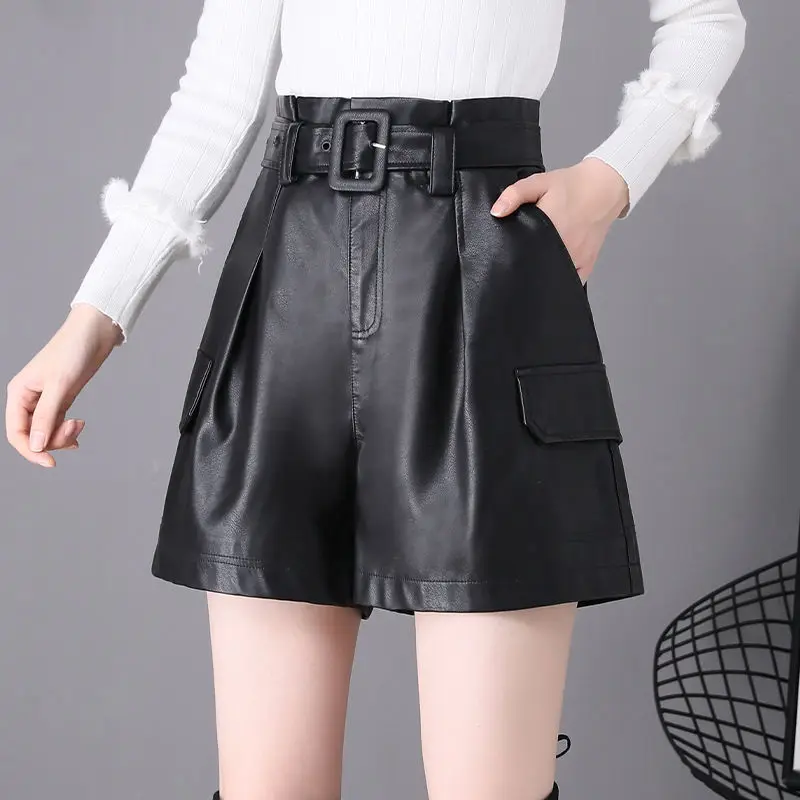 

Woman Black Skinny Pocket Straight Shorts Female Real Leather Shorts Ladies High Waist Solid Color Leather Shorts Pants G264