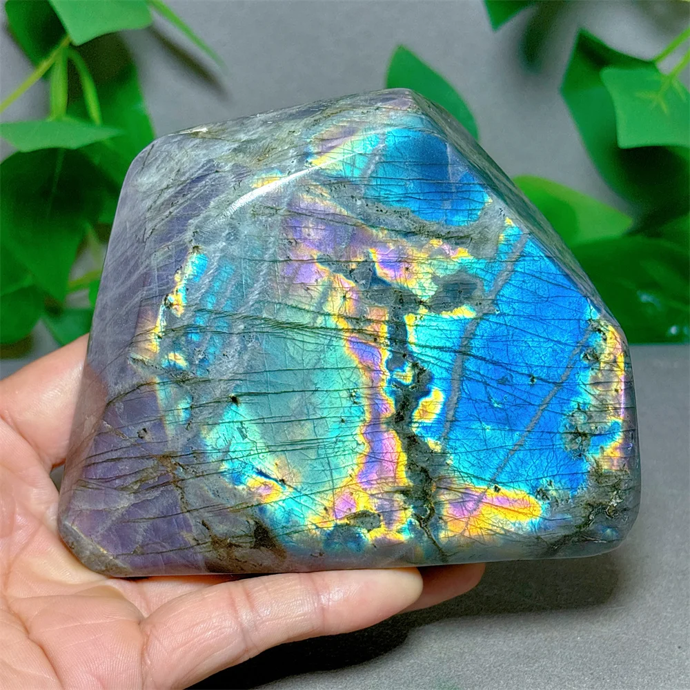 Лабрадорит форма в ассортименте