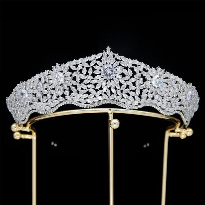 

Wedding Crowns And Tiaras For Women Cubic Zirconia Princess Bridal Diadem Headwear CZ Pegeant Party Prom Hair Jewelry Headpieces
