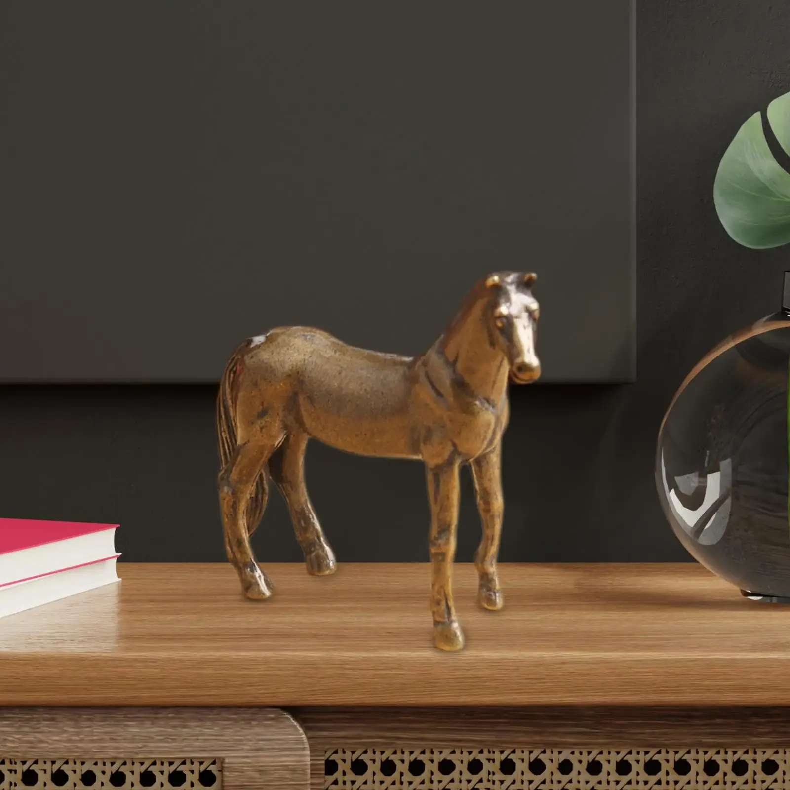

Hand Painted Horse Sculpture Animal Crafts Standing Horse Statue for Desk Ornaments
