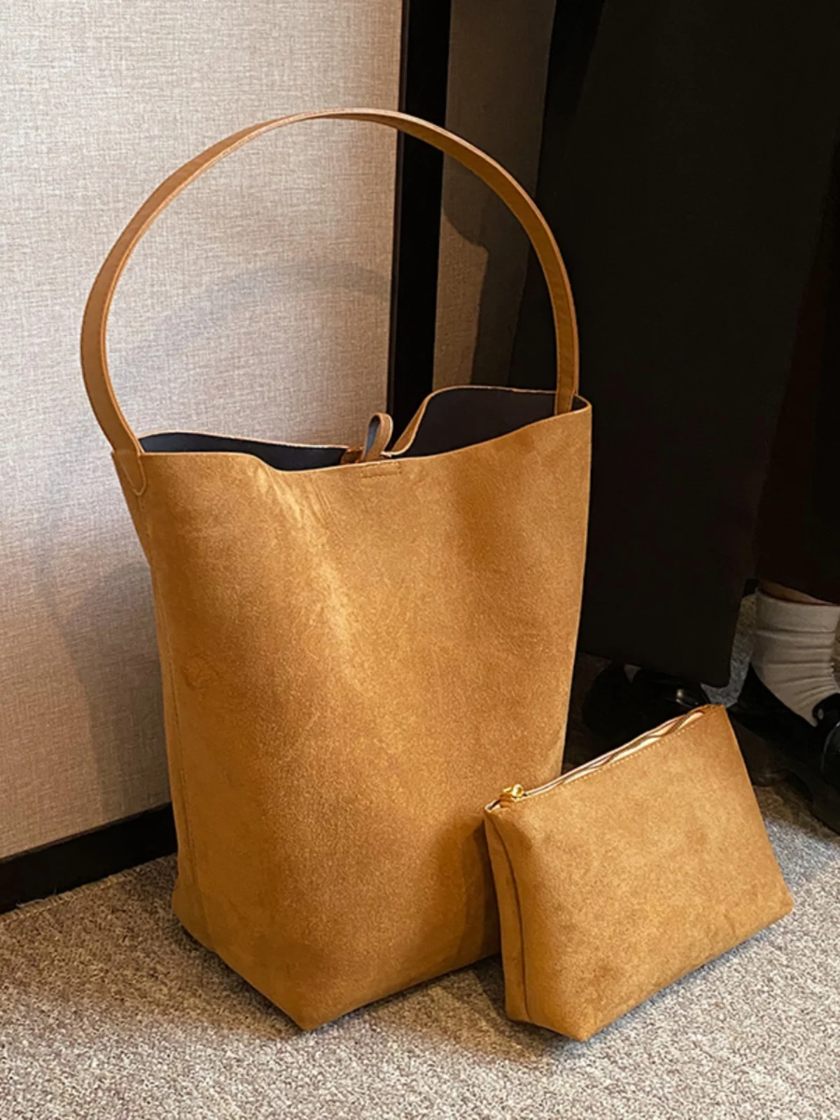 

Повседневная вместительная замшевая женская сумка, новинка 2023, осенне-зимняя сумка через плечо, рабочая сумка-ведро