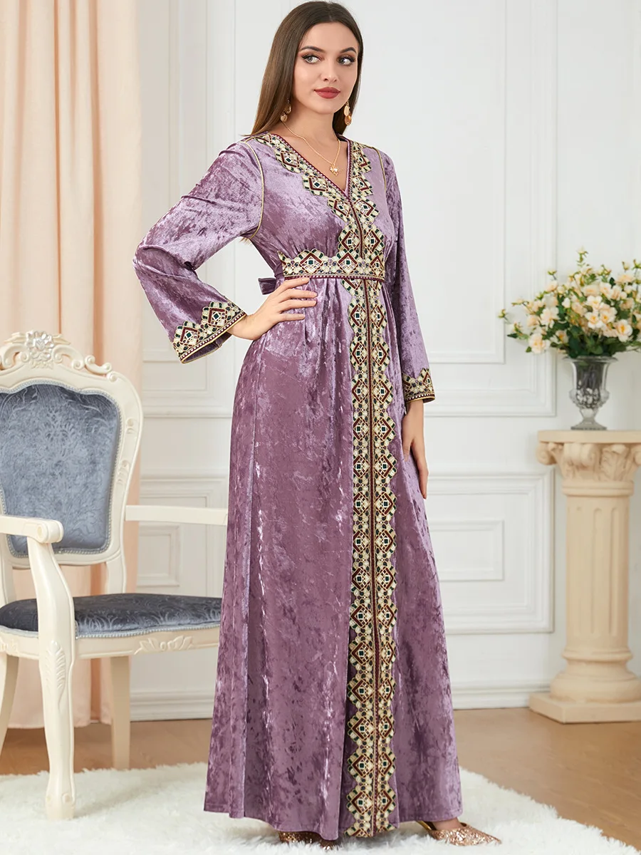 Muslim Women's Gold Velvet Embroidery Loose V-neck High-end Long-Sleeved Dress Turkish Abaya Arab Islamic Women's Kaftan Gown