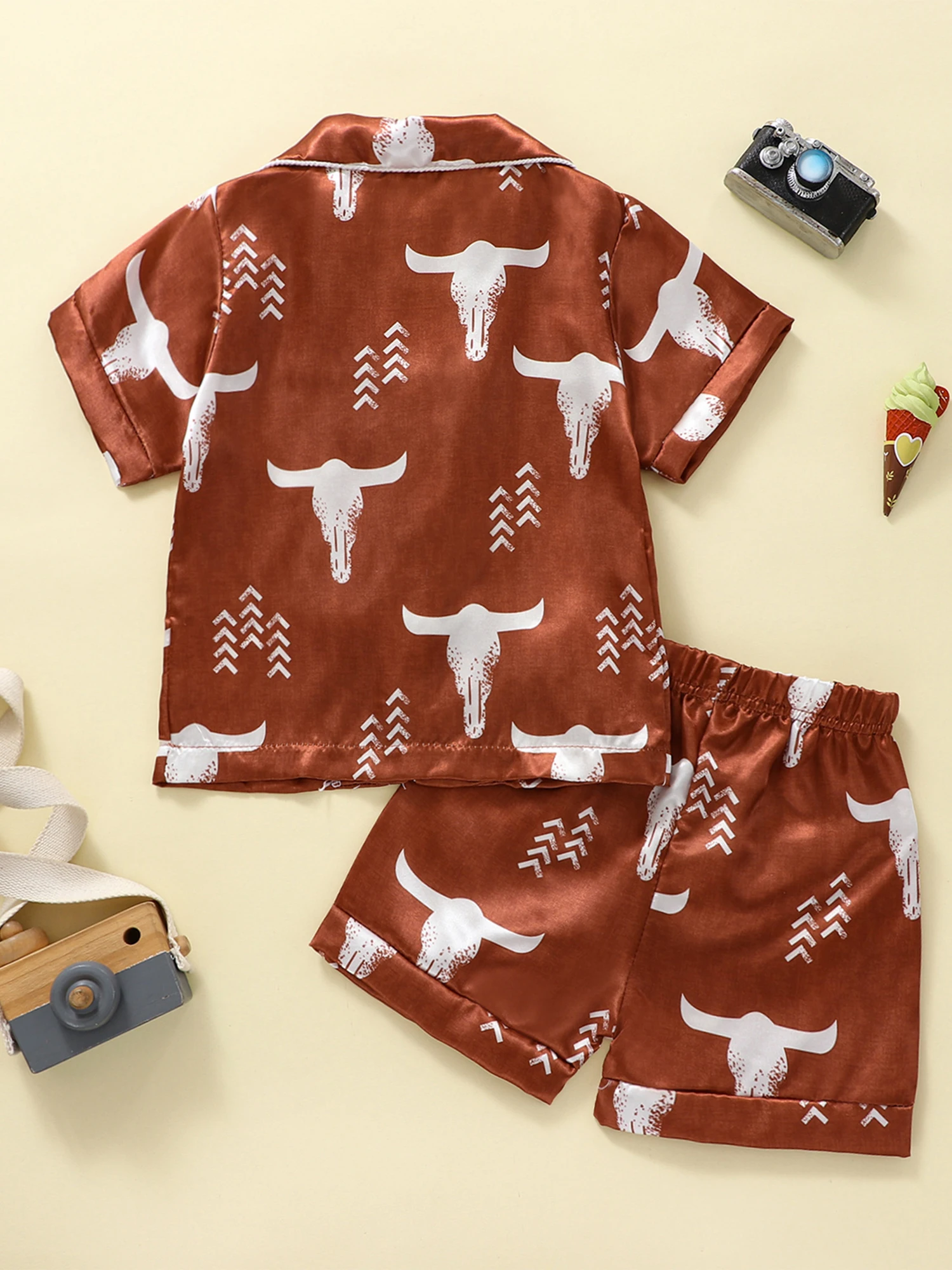 

Рубашка с коротким рукавом и шорты для маленьких девочек