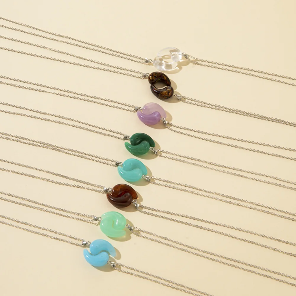 

2Pcs/Set Resin Waterdrop Moon Couple Necklace For Women Fashion Geometric Pendant Neck Jewelry Party Accessories Girl Gifts 2022