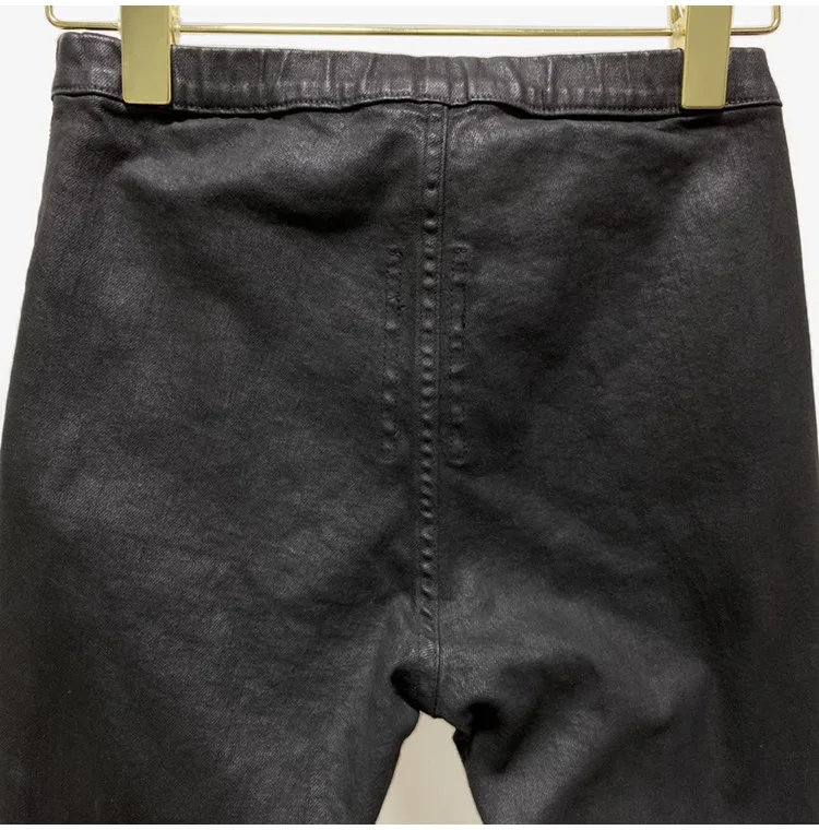 Мужские черные джинсы с разрезом на подоле из джинсовой ткани | Мужская одежда