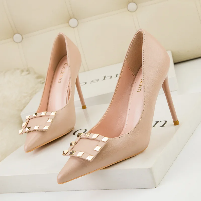 

2023 New Fashion OL Professional Women's Shoes Stiletto High Heel Shallow Mouth Pointed Toe Metal Rivet Buckle Sexy Shoes