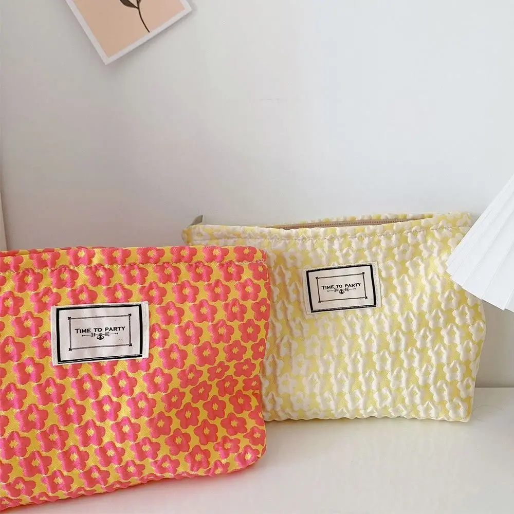 

Cute Large-capacity Floral Portable Bathroom Wash Bag Makeup Bag Cosmetic Bag Toiletry Organizer