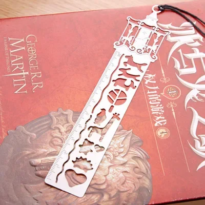 

1 шт., металлическая линейка с мультяшным узором, школьная многофункциональная новая линейка для закладок, полая ручная линейка для учета, канцелярские принадлежности для студентов