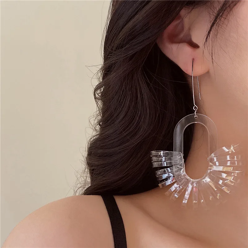 

New Transparent Design High-Grade Fashion Exaggerated Acrylic Earrings Fashion Temperament Dance Dinner Personality