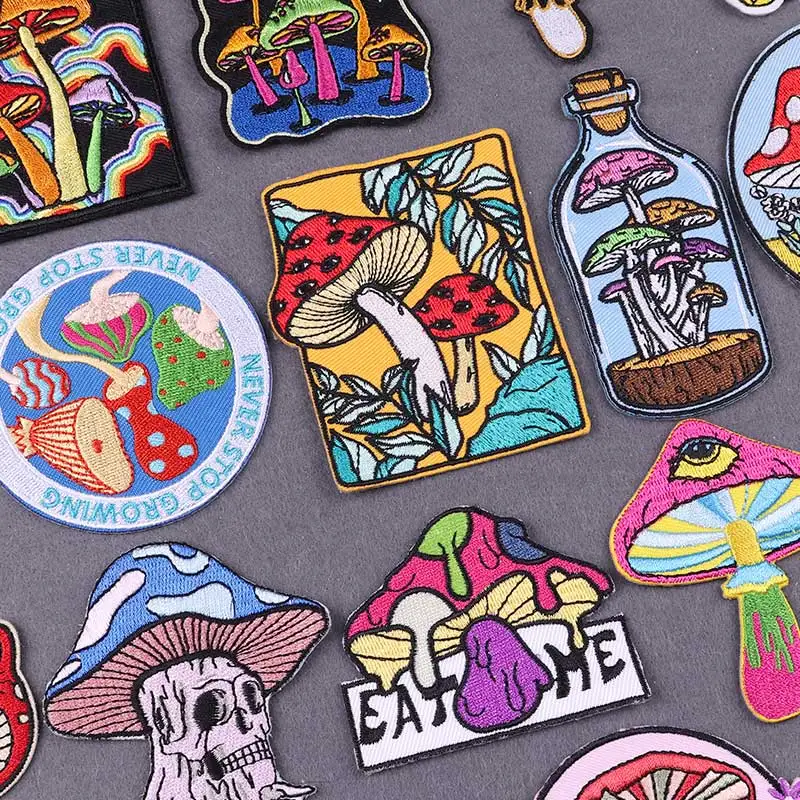 Термоклейкие нашивки с вышивкой в виде грибов