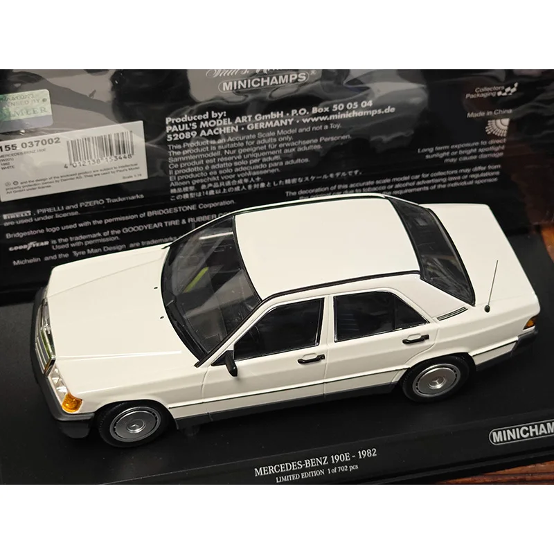 Масштаб 1/18 190E (W201) 1984 года коллекция моделей автомобилей из сплава украшения
