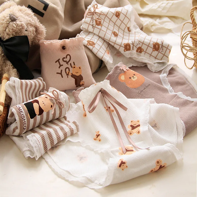 

Little Bear Cute Wood Ear Edge Pure Cotton Crotch Mid Waist Triangle Pants All Cotton Breathable Shorts Underwear WOMEN