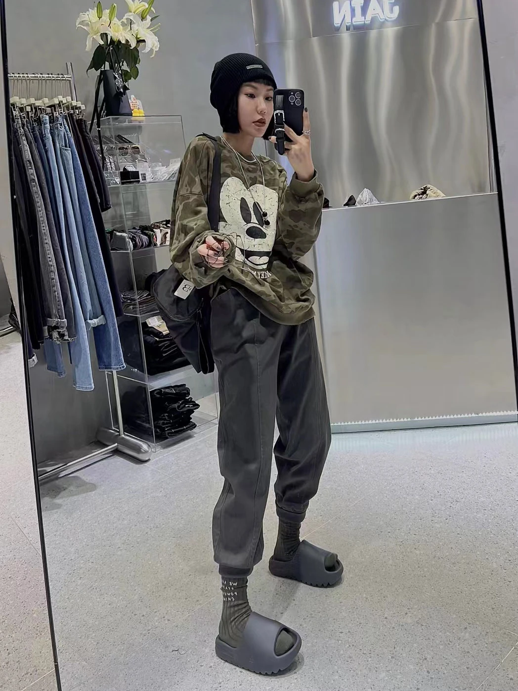 Camouflage Color Round Neck Sweatshirts for Women 2022 Autumn New Fashion Cartoon Printed Loose Long Sleeves Pullover Hoodies