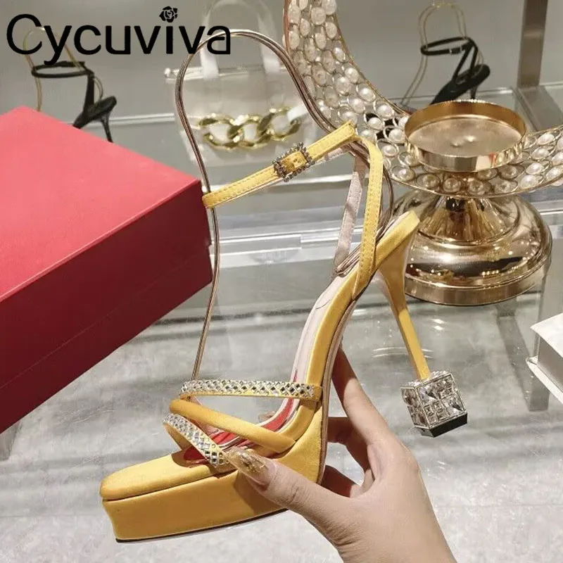 

Босоножки женские кожаные на толстой подошве, дизайнерские шёлковые сандалии без задника, обувь с кристаллами, для свадьбы, вечеринки, желтые, лето 2023