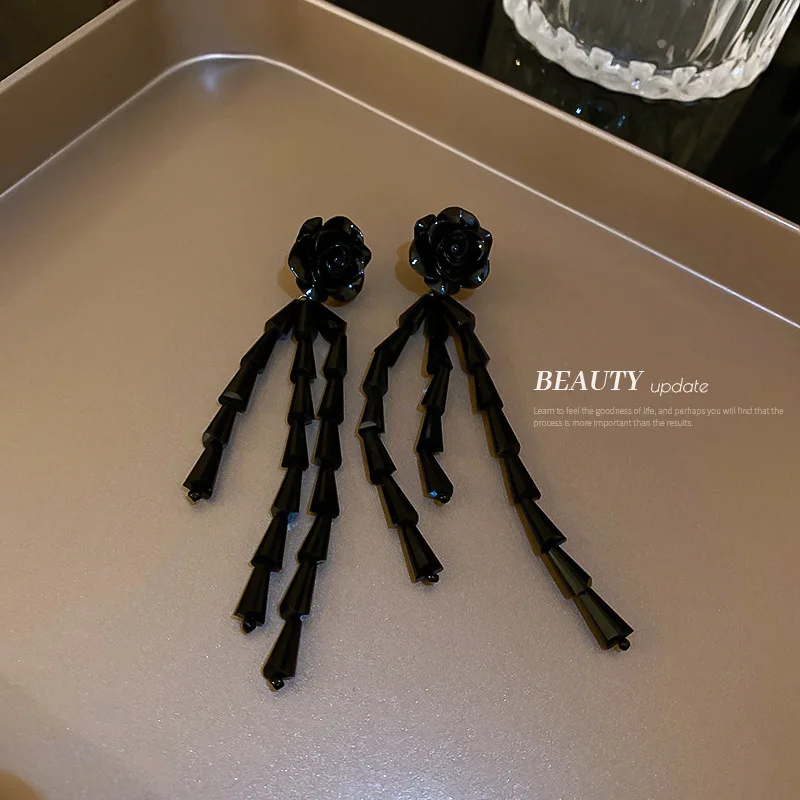 

Minar Gothic Black Color Arcylic Flowers Long Tassel Earring for Women Rose Statement Drop Earrings Minimalist Jewelry 2022