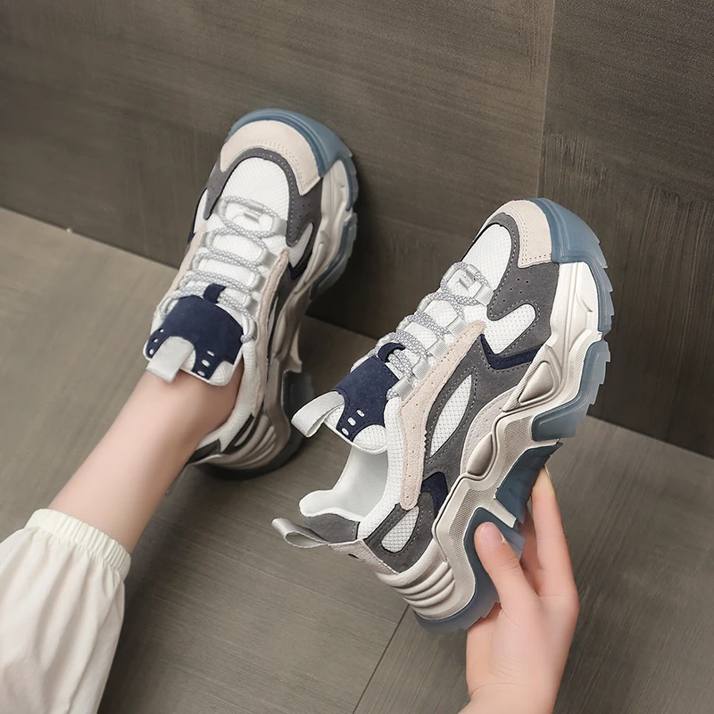 Женские кроссовки на толстой подошве повседневные дышащие с круглым носком