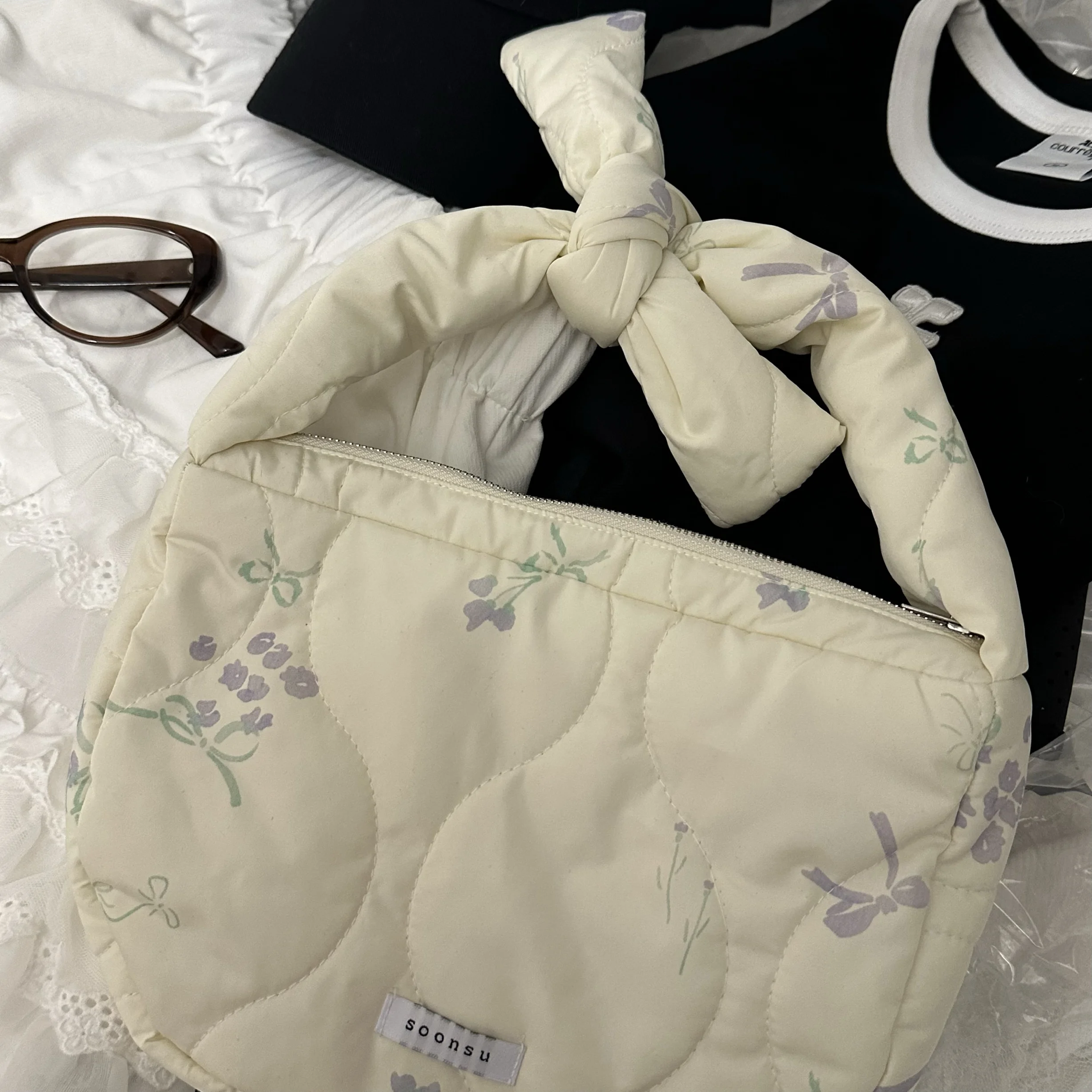 [In Stock] South korea 24 Spring and Summer Drawing Print Puff Bag Knotted Handbag |