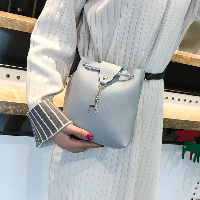 Винтажная сумка-ведро через плечо с кисточкой в виде оленя