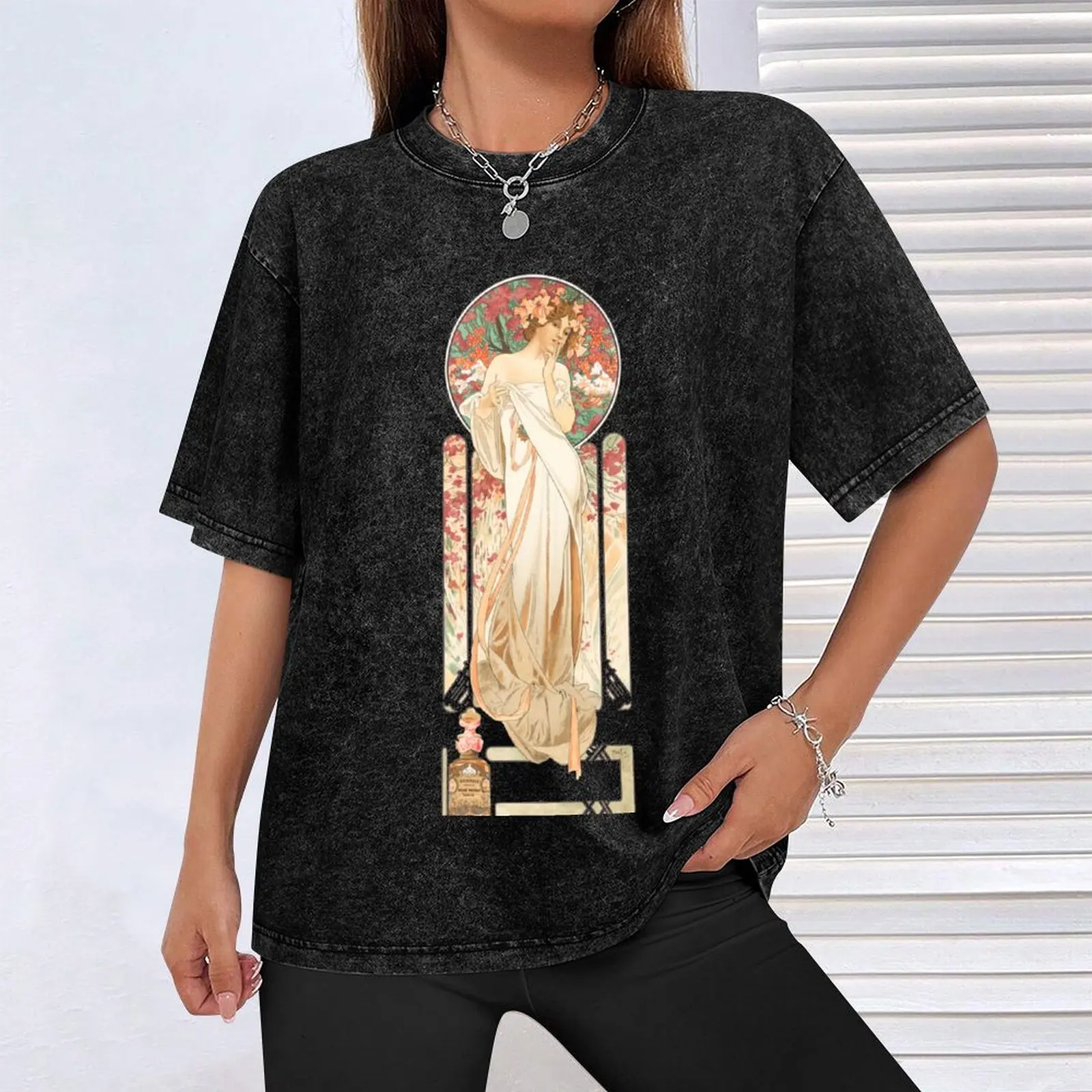 HD. Футболка Sylvanis Essence by Alphonse Mucha HIGH DEFINITION (оригинальные цвета) с животным принтом