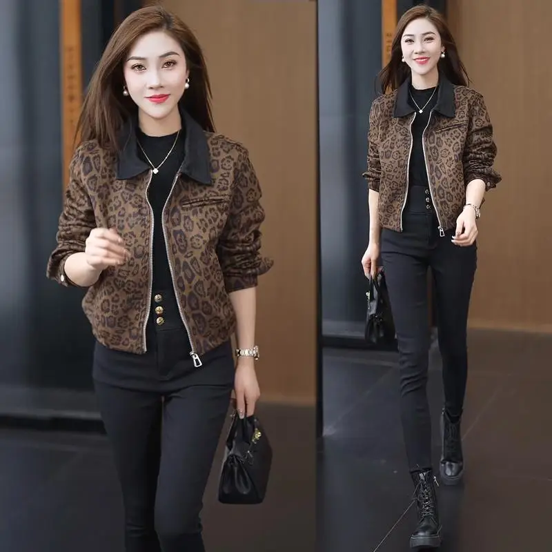 Женское короткое пальто с леопардовым принтом осень 2023 новая мода в стиле ретро